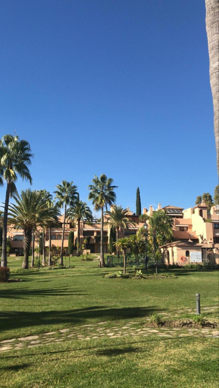 La Cartuja Del Golf Apartment Estepona Luaran gambar